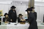 רירנדע מעמד "כינוס המצילים" פארגאנגענע וואך מיטוואך פרשת כי תצא למלחמה נעמט צונויף קרוב צו 60 געטרייע ארבייטער און עקסנים אינערהאלב די הצלה מגיוס אפיסעס שע"י קרן ויואל משה;&nbsp;מעמד הנהדר באשיינט בראשות הגה"צ אב"ד סאטמאר ירושלים שליט"א