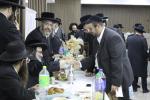 רירנדע מעמד "כינוס המצילים" פארגאנגענע וואך מיטוואך פרשת כי תצא למלחמה נעמט צונויף קרוב צו 60 געטרייע ארבייטער און עקסנים אינערהאלב די הצלה מגיוס אפיסעס שע"י קרן ויואל משה;&nbsp;מעמד הנהדר באשיינט בראשות הגה"צ אב"ד סאטמאר ירושלים שליט"א