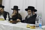 רירנדע מעמד "כינוס המצילים" פארגאנגענע וואך מיטוואך פרשת כי תצא למלחמה נעמט צונויף קרוב צו 60 געטרייע ארבייטער און עקסנים אינערהאלב די הצלה מגיוס אפיסעס שע"י קרן ויואל משה;&nbsp;מעמד הנהדר באשיינט בראשות הגה"צ אב"ד סאטמאר ירושלים שליט"א
