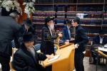 בילדער גאלעריע מעמד קבלת פנים לכבודם פון די גדולי הדור בארה"ק, וואס זענען אנגעקומען אויף א באזוך קיין מעקסיקא אויפצוטרייבן שטיצע לטובת קרן עולם התורה בארה"ק.
