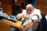 בילדער גאלעריע מעמד קבלת פנים לכבודם פון די גדולי הדור בארה"ק, וואס זענען אנגעקומען אויף א באזוך קיין מעקסיקא אויפצוטרייבן שטיצע לטובת קרן עולם התורה בארה"ק.