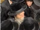 כ"ק אדמו"ר מערלוי שליט"א יעצט אין מירון