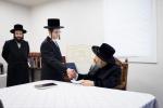בילדער גאלערי: כ"ק אדמו"ר מבאבוב-45 שליט"א ביים באזוכן און אפרעכטן מסיבות סוף פון 'זמן הקיץ' אין די פיר זומער קעמפס פון די באבוב 45 ישיבות.
