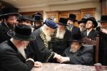באזוך פונעם ראשון לציון, הרב יצחק יוסף שליט"א, ביי כ"ק אדמו"ר מבעלזא שליט"א.