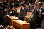 באזוך פונעם ראשון לציון, הרב יצחק יוסף שליט"א, ביי כ"ק אדמו"ר מבעלזא שליט"א.