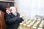 חברי הנהלת כולל שומרי החומות ווערן אויפגענומען אינעם שטוב פון הרה"ק רבי יעקב מאיר שעכטער שליט"א