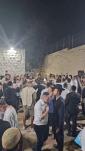 טויזנטער אידן זענען מתפלל ביים קבר פון יוסף הצדיק לקראת ראש השנה