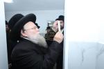בילדער פונעם מעמד קביעת מזוזה ופתיחת שערי ת"ת באבוב - 45 בירושלים