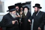 בילדער פונעם מעמד קביעת מזוזה ופתיחת שערי ת"ת באבוב - 45 בירושלים
