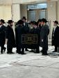 כ"ק אדמו"ר מסאטמאר שליט"א שטאט אפ א באזוך אינעם היכל ביהמ"ד בית מדרשו של רבי, זיך אומקוקנדיג אויף די עבודת הקודש פון השלמת המלאכה לקראת הימים טובים הבעל"ט.