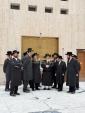 כ"ק אדמו"ר מסאטמאר שליט"א שטאט אפ א באזוך אינעם היכל ביהמ"ד בית מדרשו של רבי, זיך אומקוקנדיג אויף די עבודת הקודש פון השלמת המלאכה לקראת הימים טובים הבעל"ט.