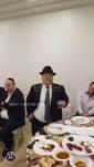 18 יאר שפעטער: הרב יעקב בענדער איז מקיים זיין הבטחה וואס ער האט געגעבן אינדרויסן פון די מירער ישיבה