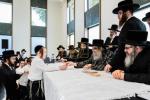 כ"ק אדמו"ר מסאטמאר שליט"א באזוכט אין שטאט לינדען, ניו זשערסי.  אינעם ראם פונעם באזוך האט זיך דער רבי באטייליגט ביי א מסיבת 'חומש סעודה', ווי אויך האט דער רבי באזוכט אינעם נייעם בית מדרש און מקוה 'היכל התורה'.
