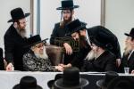 כ"ק אדמו"ר מסאטמאר שליט"א באזוכט אין שטאט לינדען, ניו זשערסי.  אינעם ראם פונעם באזוך האט זיך דער רבי באטייליגט ביי א מסיבת 'חומש סעודה', ווי אויך האט דער רבי באזוכט אינעם נייעם בית מדרש און מקוה 'היכל התורה'.