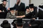 כ"ק אדמו"ר מסאטמאר שליט"א באזוכט אין שטאט לינדען, ניו זשערסי.  אינעם ראם פונעם באזוך האט זיך דער רבי באטייליגט ביי א מסיבת 'חומש סעודה', ווי אויך האט דער רבי באזוכט אינעם נייעם בית מדרש און מקוה 'היכל התורה'.