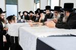 כ"ק אדמו"ר מסאטמאר שליט"א באזוכט אין שטאט לינדען, ניו זשערסי.  אינעם ראם פונעם באזוך האט זיך דער רבי באטייליגט ביי א מסיבת 'חומש סעודה', ווי אויך האט דער רבי באזוכט אינעם נייעם בית מדרש און מקוה 'היכל התורה'.