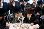 כ"ק אדמו"ר מסאטמאר שליט"א באזוכט אין שטאט לינדען, ניו זשערסי.  אינעם ראם פונעם באזוך האט זיך דער רבי באטייליגט ביי א מסיבת 'חומש סעודה', ווי אויך האט דער רבי באזוכט אינעם נייעם בית מדרש און מקוה 'היכל התורה'.