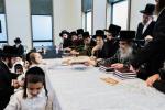 כ"ק אדמו"ר מסאטמאר שליט"א באזוכט אין שטאט לינדען, ניו זשערסי.  אינעם ראם פונעם באזוך האט זיך דער רבי באטייליגט ביי א מסיבת 'חומש סעודה', ווי אויך האט דער רבי באזוכט אינעם נייעם בית מדרש און מקוה 'היכל התורה'.