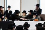 כ"ק אדמו"ר מסאטמאר שליט"א באזוכט אין שטאט לינדען, ניו זשערסי.  אינעם ראם פונעם באזוך האט זיך דער רבי באטייליגט ביי א מסיבת 'חומש סעודה', ווי אויך האט דער רבי באזוכט אינעם נייעם בית מדרש און מקוה 'היכל התורה'.