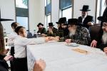 כ"ק אדמו"ר מסאטמאר שליט"א באזוכט אין שטאט לינדען, ניו זשערסי.  אינעם ראם פונעם באזוך האט זיך דער רבי באטייליגט ביי א מסיבת 'חומש סעודה', ווי אויך האט דער רבי באזוכט אינעם נייעם בית מדרש און מקוה 'היכל התורה'.