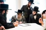 כ"ק אדמו"ר מסאטמאר שליט"א באזוכט אין שטאט לינדען, ניו זשערסי.  אינעם ראם פונעם באזוך האט זיך דער רבי באטייליגט ביי א מסיבת 'חומש סעודה', ווי אויך האט דער רבי באזוכט אינעם נייעם בית מדרש און מקוה 'היכל התורה'.