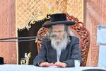 הגאון הצדיק ר' אלימלך בידערמאן שליט"א ביים איבערגעבן א דרשה לקראת די בעפארשטייענדע ימי הרחמים והרצון דער מעמד איז פארגעקומען אינעם 'חקל יצחק ספינקא' בית מדרש אין די רמה ד' געגנט אין בית שמש.