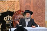 הגאון הצדיק ר' אלימלך בידערמאן שליט"א ביים איבערגעבן א דרשה לקראת די בעפארשטייענדע ימי הרחמים והרצון דער מעמד איז פארגעקומען אינעם 'חקל יצחק ספינקא' בית מדרש אין די רמה ד' געגנט אין בית שמש.
