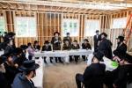 מעמד יציקת הבורות פאר די נייע מקוה אין ביהמ"ד סייעתא דשמיא אין סאוט פאלסבורג בראשות הגה"צ ר' אברהם גרינבוים שליט"א בן הגאון בעל סייעתא דשמיא זצ"ל