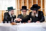 Main image for מעמד יציקת הבורות פאר די נייע מקוה אין ביהמ"ד סייעתא דשמיא אין סאוט פאלסבורג בראשות הגה"צ ר' אברהם גרינבוים שליט"א בן הגאון בעל סייעתא דשמיא זצ"ל