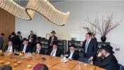 Main image for ערשטע און לענגערע ווידעא פונעם מעמד קבלת פנים לכבודם פון די גדולי הדור בארה"ק, וואס זענען אנגעקומען אויף א באזוך קיין מעקסיקא אויפצוטרייבן שטיצע לטובת קרן עולם התורה בארה"ק.