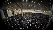 א' סליחות בחצר הקודש סאטמאר אינעם נייעם איבערגעבויטע בית המדרש אויף ראדני סטריט אין וויליאמסבורג