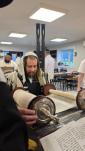 כ''ק אדמו"ר מקרעטשניף כפר עטה שליט''א היינט צופרי אינעם תודה וזמרה שול אין די עירמאנט געגענט נעבן מאנסי.