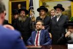 ברוך שנתן מכבודו לבשר ודם:  איין מאל אין פופציג יאר- היסטארישע באזוך פון גדולי הדור אין ווייסן הויז 