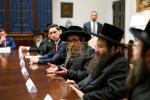 ברוך שנתן מכבודו לבשר ודם:  איין מאל אין פופציג יאר- היסטארישע באזוך פון גדולי הדור אין ווייסן הויז 