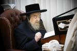 מעמד אמירת א' סליחות בצל הקודש פון פאר הדור הרה"ק רבי יעקב מאיר שעכטער שליט"א.