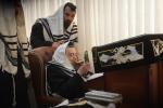 מעמד אמירת א' סליחות בצל הקודש פון פאר הדור הרה"ק רבי יעקב מאיר שעכטער שליט"א.