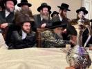 כ''ק האדמו"ר מסאטמאר שליט"א באטייליגט זיך ביים שמחת החתונה בחצר הקודש צאנז זמיגראד 