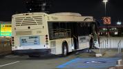 🚨 13 פארוואונדעט נאכדעם וואס א שאטל באס אין ניוארק עירפארט האט אריינגעקראכט אין א וואנט