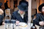 מסיבה פאר נגידים לטובת מתיבתא דסאטמאר אין די שטוב פונעם נגיד ר' משה אהרן מאנן הי"ו