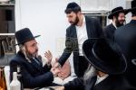 מסיבה פאר נגידים לטובת מתיבתא דסאטמאר אין די שטוב פונעם נגיד ר' משה אהרן מאנן הי"ו
