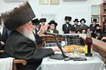 יומא דשמחה אין סאסוב: דער נייער ספר פון רבי'ן איז ארויס לאור עולם