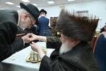 יומא דשמחה אין סאסוב: דער נייער ספר פון רבי'ן איז ארויס לאור עולם