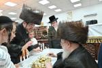 יומא דשמחה אין סאסוב: דער נייער ספר פון רבי'ן איז ארויס לאור עולם