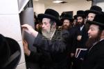 באזוך פון הרה"צ אב"ד חיים מאיר האגער שליט"א אינעם נייעם בנין הישיבה 'אהבת ישראל' ויזניץ אין רמה ד' בית שמש