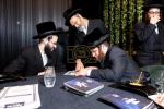 היסטארישע תורה רעוואלוציע אין שיכון סקווירא רייכע באנקעט אפגעצייכנט מיט הילכיגן סוקסעס 