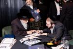 היסטארישע תורה רעוואלוציע אין שיכון סקווירא רייכע באנקעט אפגעצייכנט מיט הילכיגן סוקסעס 