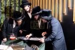 היסטארישע תורה רעוואלוציע אין שיכון סקווירא רייכע באנקעט אפגעצייכנט מיט הילכיגן סוקסעס 