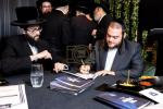 היסטארישע תורה רעוואלוציע אין שיכון סקווירא רייכע באנקעט אפגעצייכנט מיט הילכיגן סוקסעס 