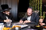 היסטארישע תורה רעוואלוציע אין שיכון סקווירא רייכע באנקעט אפגעצייכנט מיט הילכיגן סוקסעס 