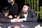 היסטארישע תורה רעוואלוציע אין שיכון סקווירא רייכע באנקעט אפגעצייכנט מיט הילכיגן סוקסעס 